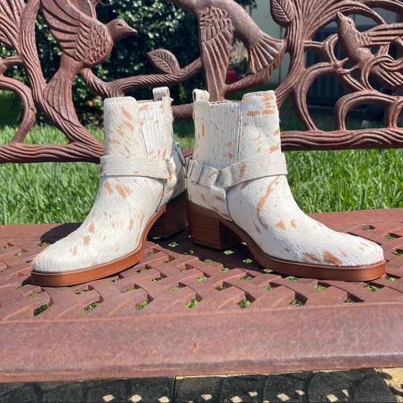 NWT Sam Edelman Exquisite Calf Hair Ballamie Ankle Booties - Picture 9 of 15